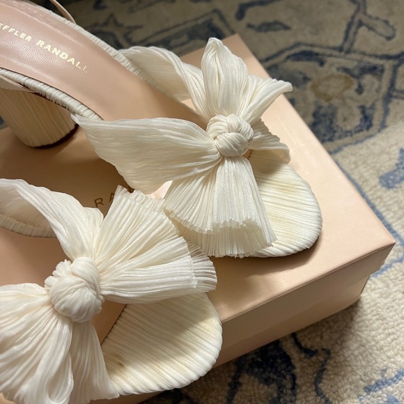 Loeffler Randall Pearl White Camellia Bow Sandals Heels size 10 - Picture 2 of 7